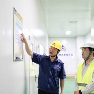 南寧市總工會黨組書記、常務(wù)副主席倫建帶隊到縱覽集團開展班組建設(shè)調(diào)研工作 ...